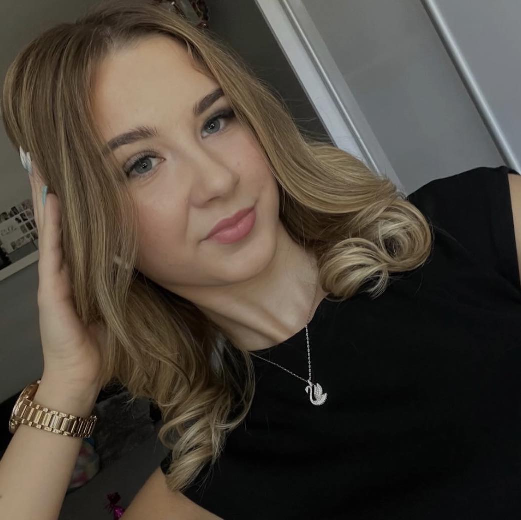 Mia K.